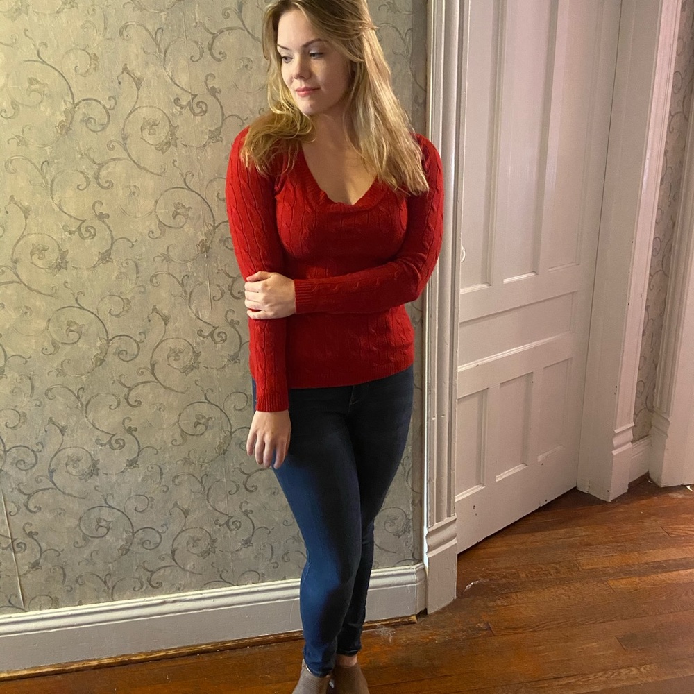 NEw York & Co red sweater